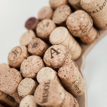 Grape Attic 72 - The House Of Travelers Lejlighed Como Eksteriør billede