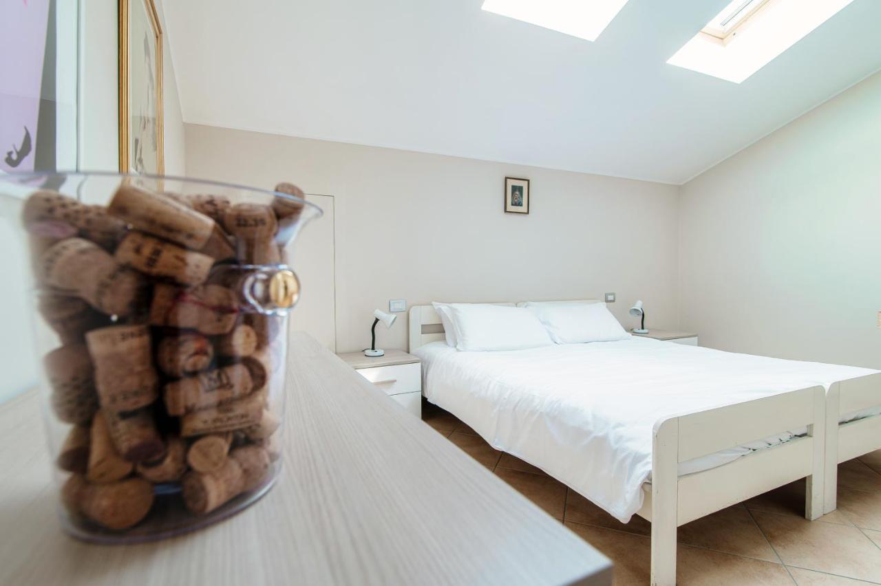 Grape Attic 72 - The House Of Travelers Lejlighed Como Eksteriør billede